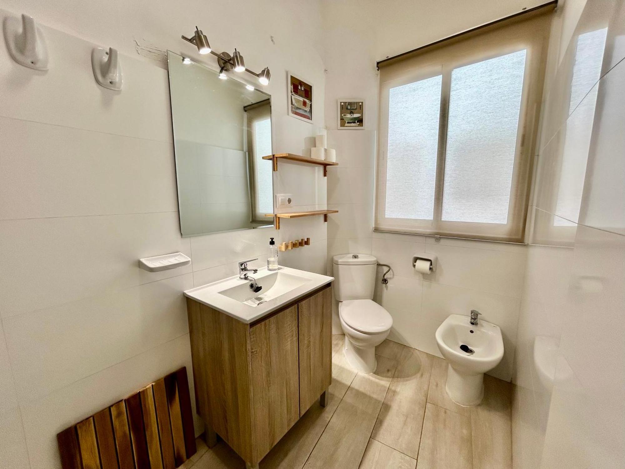 Acogedor Apt 8Pax 4Bdr 2Bth- Cozyhomesevilla2 Exterior photo