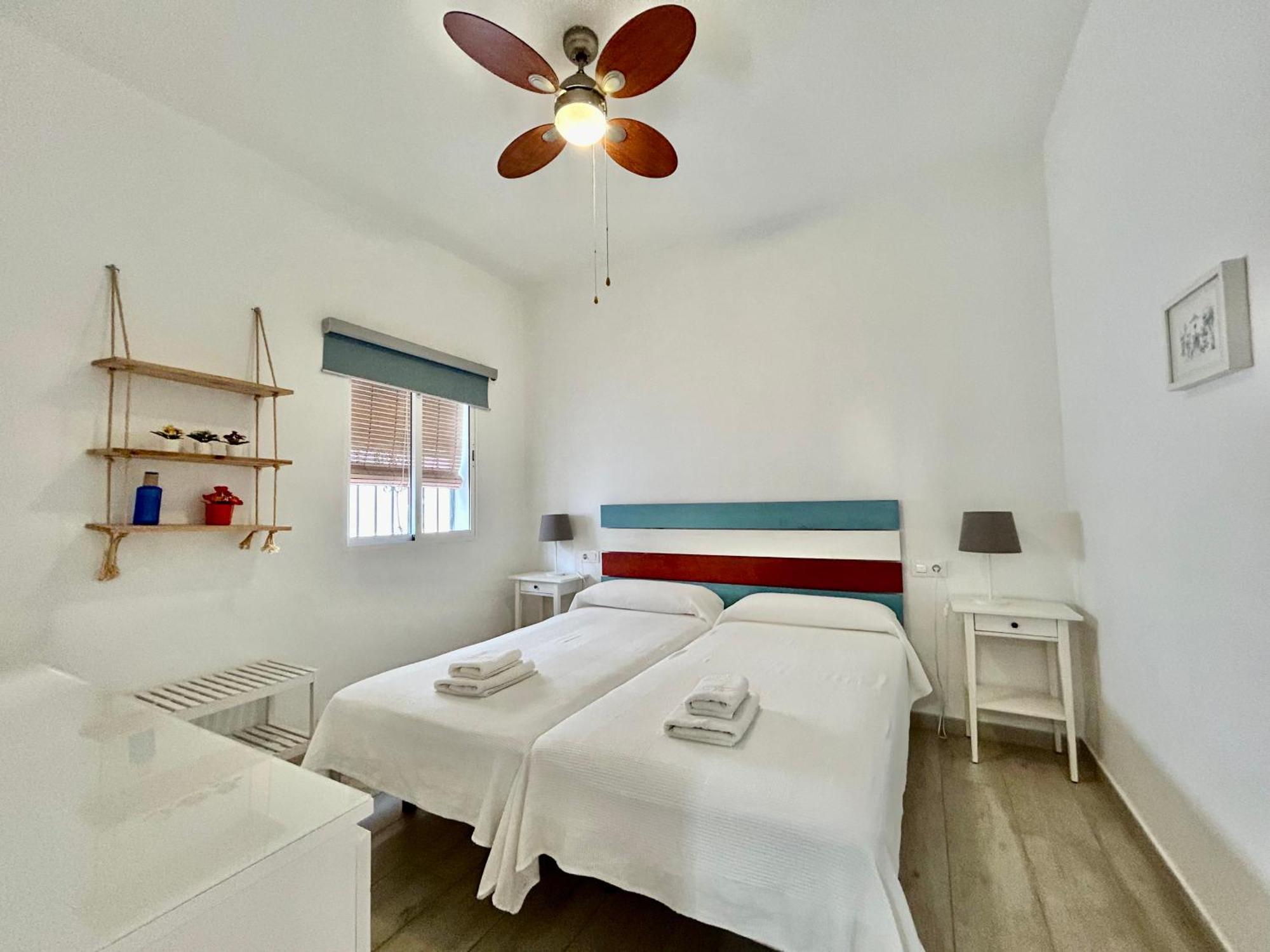 Acogedor Apt 8Pax 4Bdr 2Bth- Cozyhomesevilla2 Exterior photo